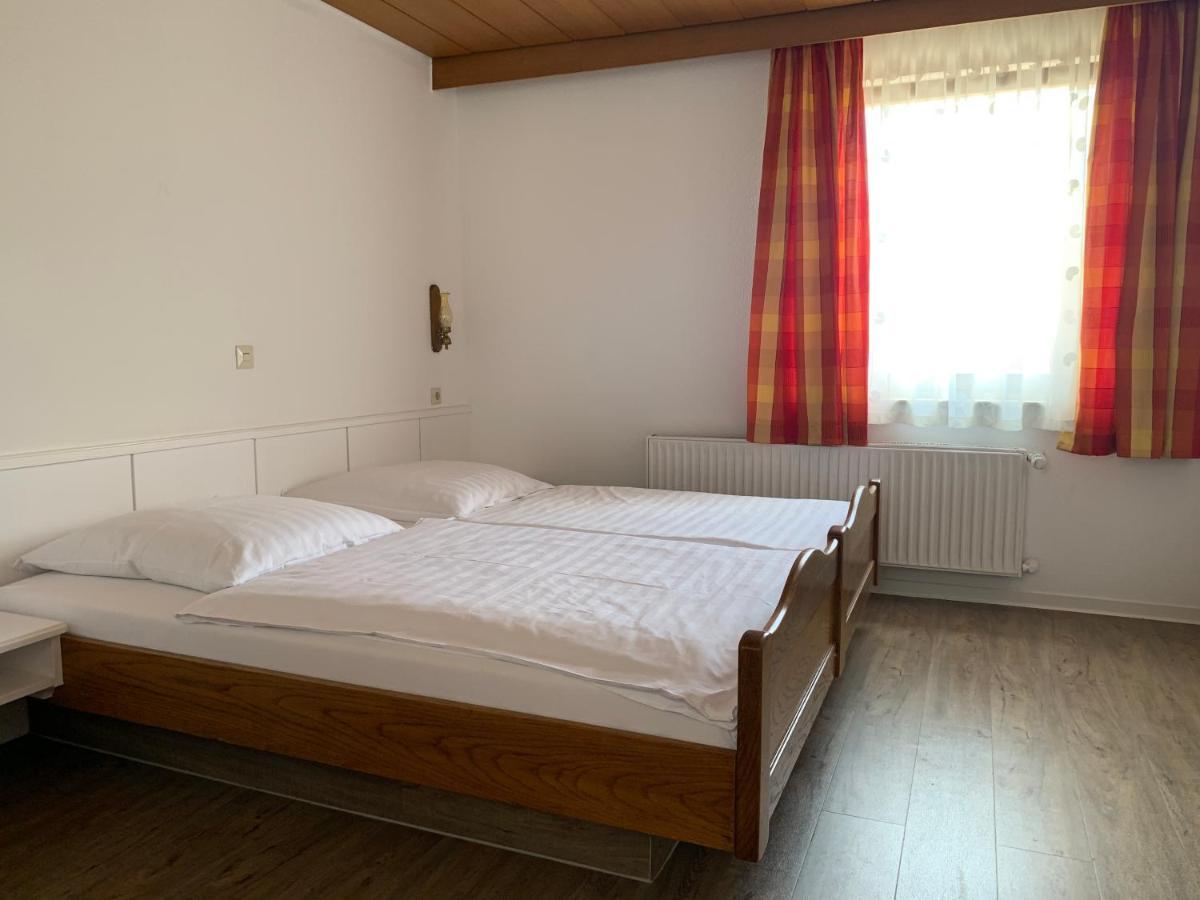 Gasthof Zum Baeren Asperg Екстер'єр фото