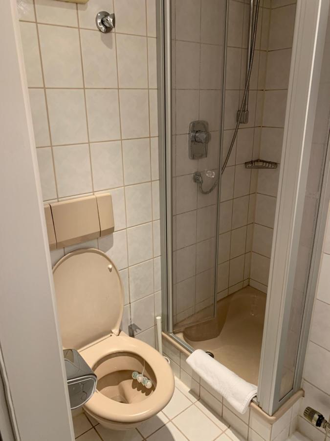 Gasthof Zum Baeren Asperg Екстер'єр фото